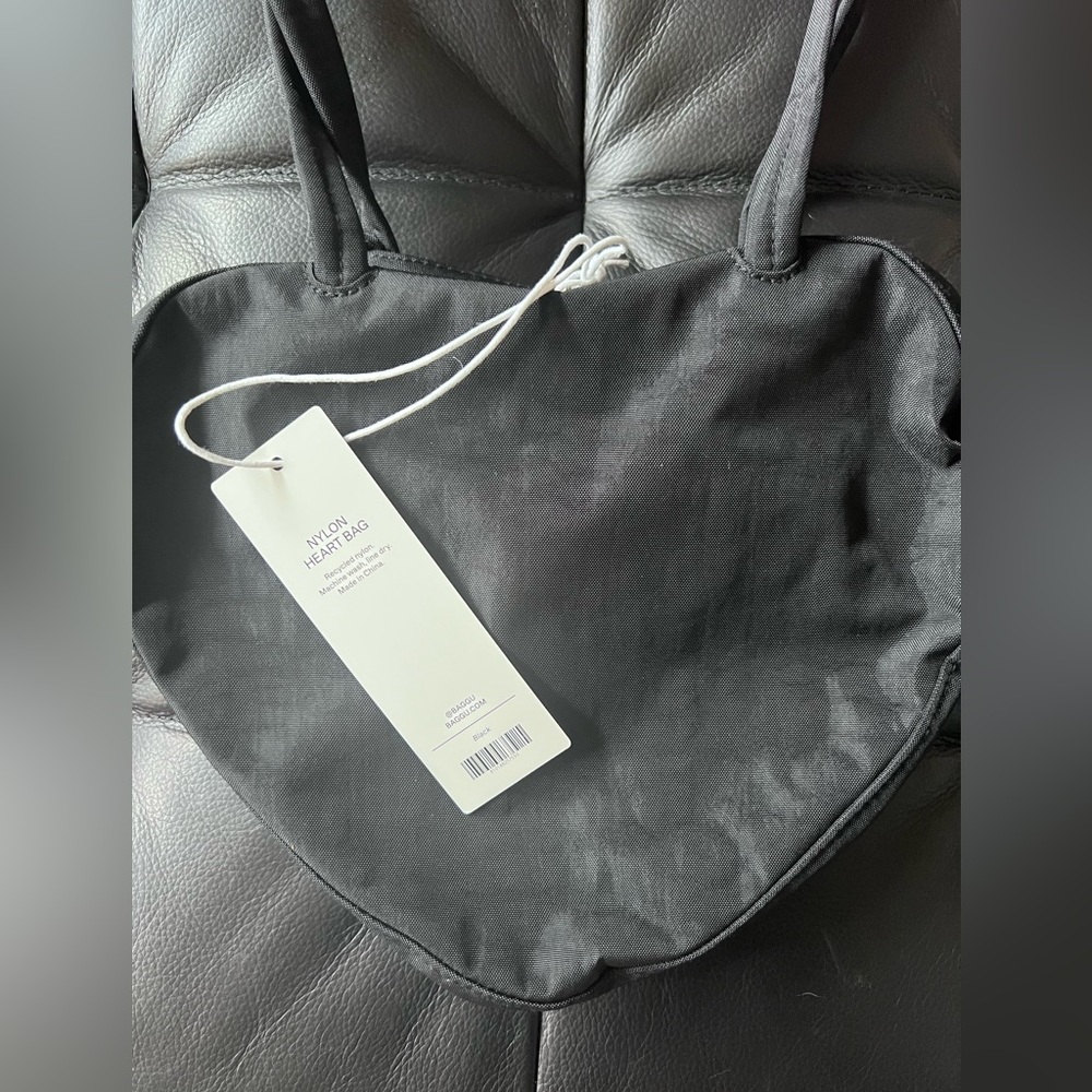 BAGGU Heart Nylon Bag 🖤 - Picture 4 of 4
